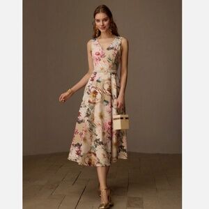 MOTF SHEIN PREMIUM FLORAL PRINT V-NECK FLARE HEM MIDI DRESS - SMALL